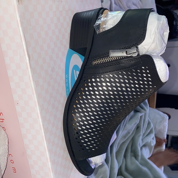 Soda peep toe sandal black sz 7 - Picture 2 of 5